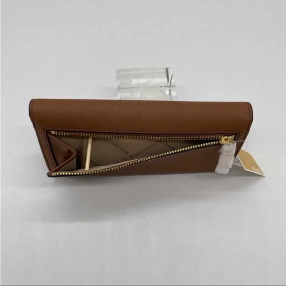 Michael Kors Large Charlotte Tote Bag & Large
Trifold Wallet Luggage Brown - Picture 8 of 13